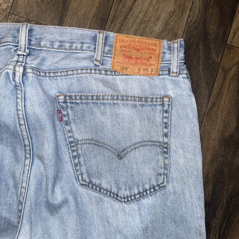 Levi's 505 Distressed Straight Leg‎ Light Wash Denim Jeans Men's Size 38x30